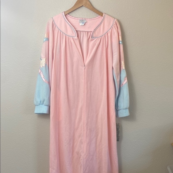 Vtg Dead stock Appel Fuzzy Nightgown Pink and Blue Size Medium - Picture 1 of 9